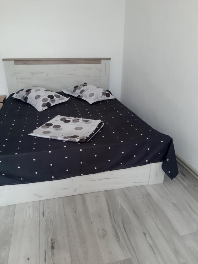 Apartament Edy Apartment Orşova Екстериор снимка